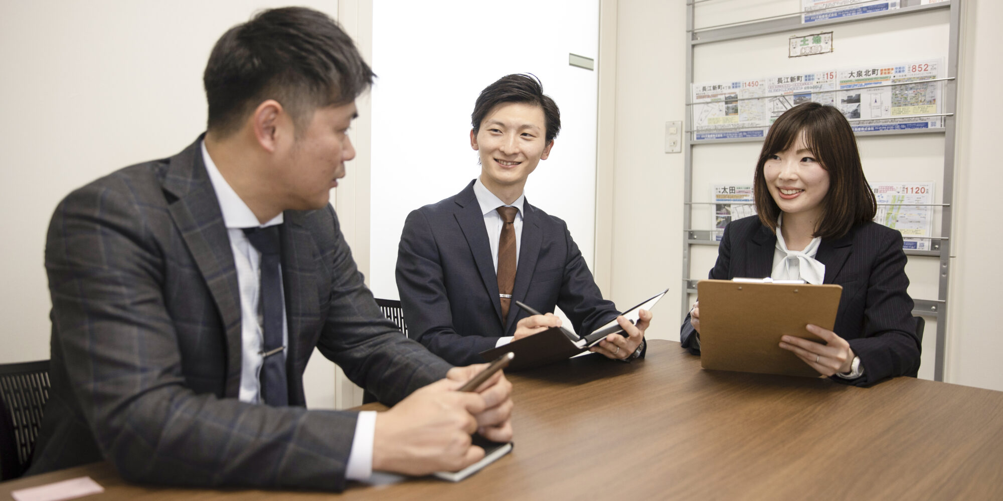 ViVi不動産で働く様子