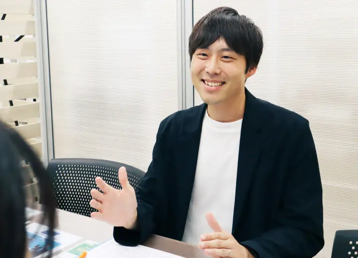 不動産の接客の様子